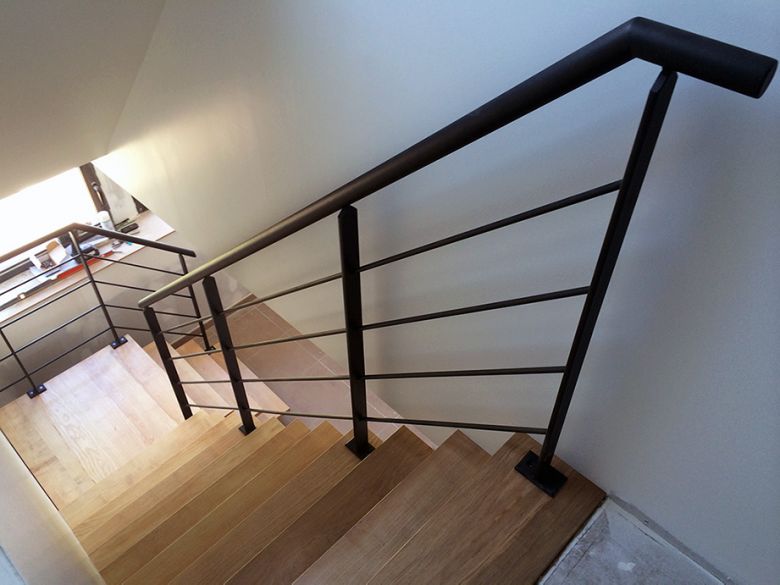 escalier-metal-sur-mesure-14-vire